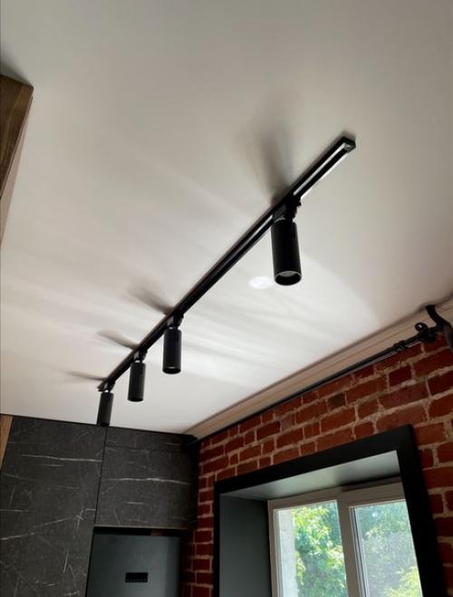 Стильный интерьер кухни и гостиной в сталинке. 03