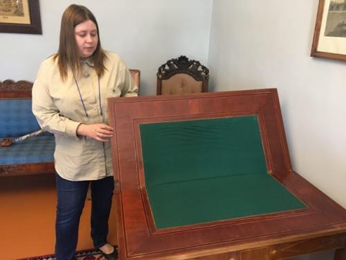 8 апреля 2022 г. тематический классный час в 191 сд группе был проведен в доме - музее декабристов. 09