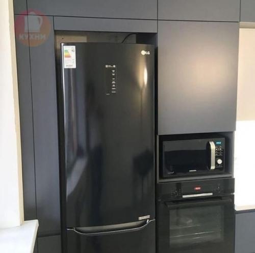 Кухни с антресолями - мы сравним все за и против. 01