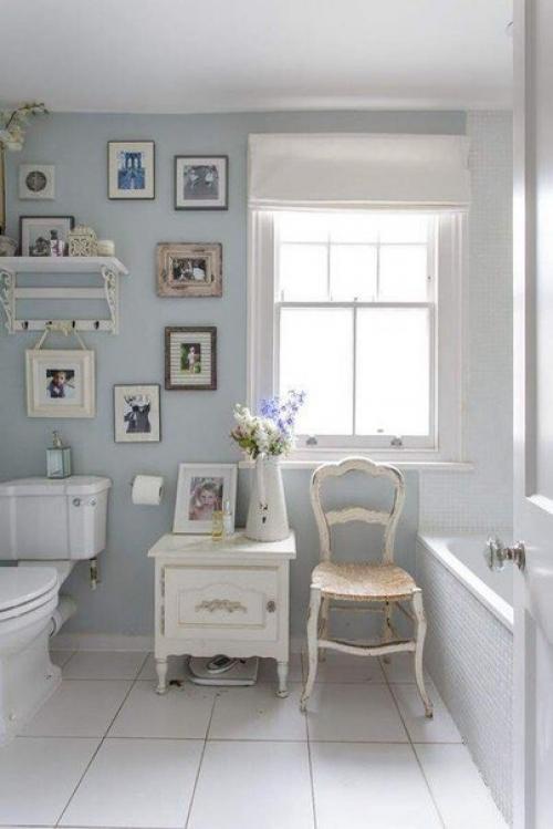 Ванная комната в милом стиле шебби шик, главные правила которого: плавные линии и светлые тона, сочетает в себе винтаж, кантри, и даже рококо. 01