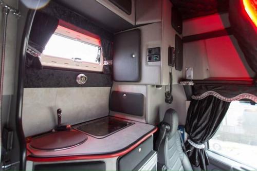 Казалось бы, почти обычная скания. 03