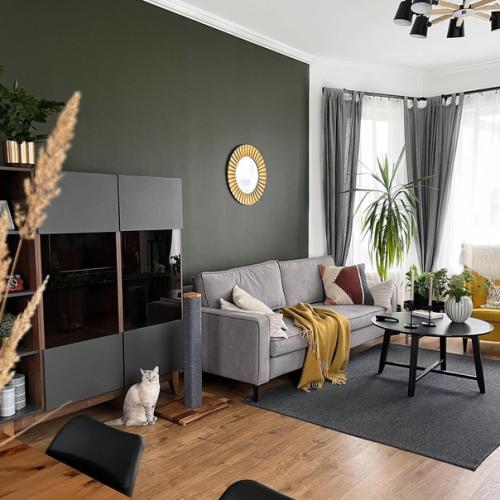 Добро пожаловать в стильную и уютную квартиру Виктории Ustinovavv, в которой используется темная цветовая гамма. 06