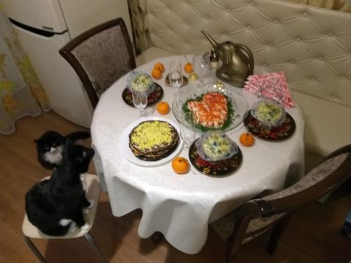 Здравствуйте!  Прошу вашему вниманию мою маленькую кухню Своими Руками. 08