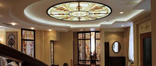 Потолочный витраж!  Витраж в интерьере богатую историю имеет. 04