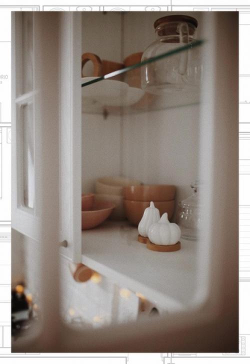 Скандинавский стиль сложился под воздействием климатических условий Швеции, поэтому в интерьере применяются цвета, близкие к природным. 01