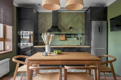 Яркая евродвушка для молодой художницы. 01