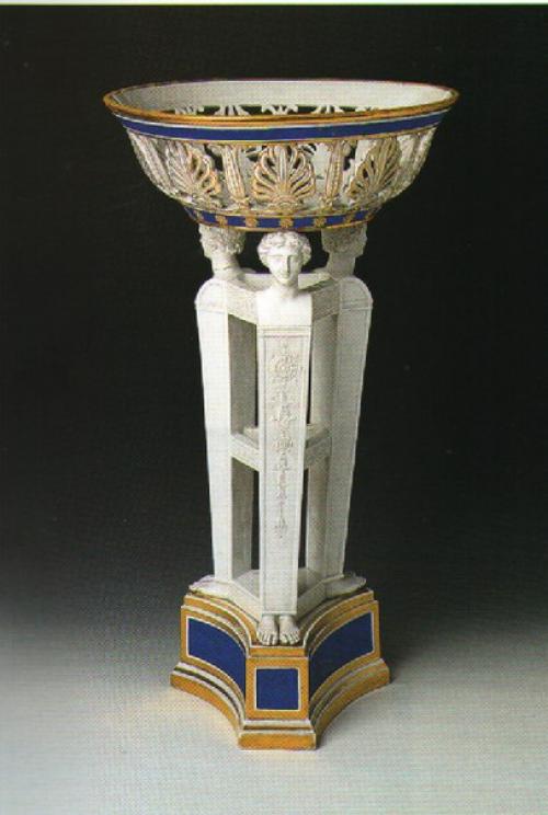 Жардиньерка.  Человек с незапамятных времен старается украсить свое жилище. 01