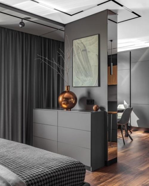 Многие боятся темных интерьеров, но на деле в таком пространстве складывается уютная атмосфера, в которой комфортно находиться. 02