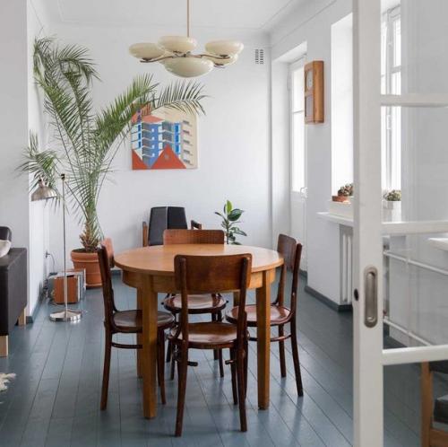 Не все, кто переезжает в новую квартиру, обладают достаточным бюджетом, чтобы обставить своё недавно купленное жильё новой и качественной мебелью.