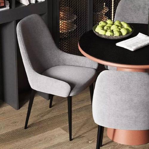 Яркие акценты монотонные интерьеры оживляют. 04