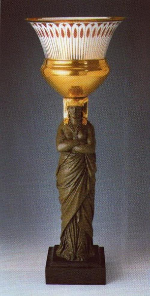 Жардиньерка.  Человек с незапамятных времен старается украсить свое жилище. 02