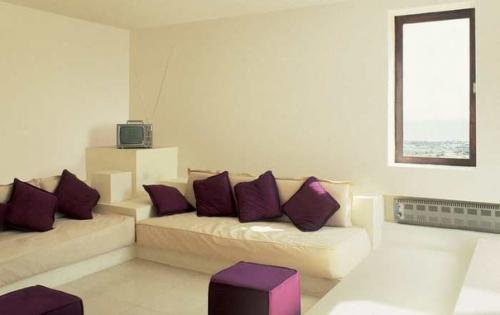 Архитектура.  Жилой комплекс Замок Кафки был построен по проекту испанского архитектора Рикардо боффила. 09