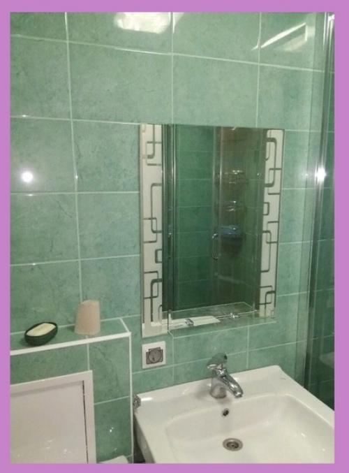 Делали ремонт для бабушки, ванну принимать ей по состоянию здоровья не удобно, поэтому сделали душ. 03