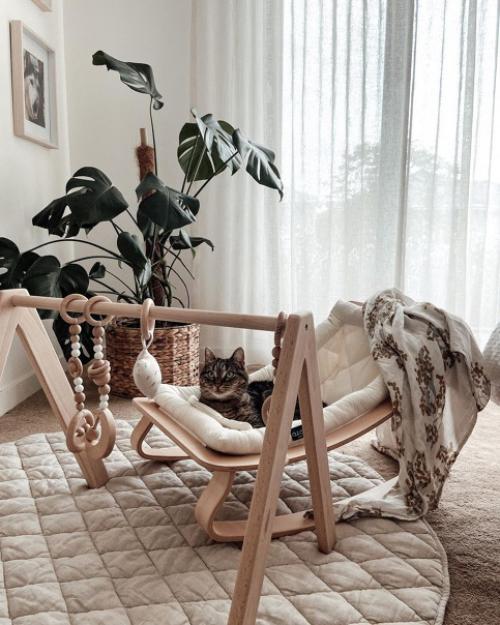 Современный скандинавский дом с мебелью икеа и зелёными растениями. 04