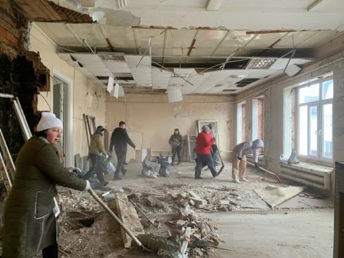 5 апреля прошел субботник в доме теребина, силами работников культуры и музея, был убран мусор и расчищены комнаты. 05