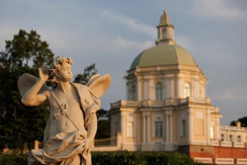 А знаете ли вы, что в большом меншиковском дворце когда-то располагалась турецкая баня со стеклянной крышей? 05