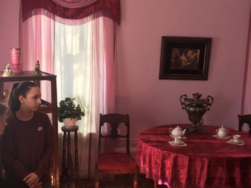 8 апреля 2022 г. тематический классный час в 191 сд группе был проведен в доме - музее декабристов. 06