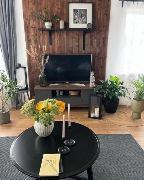 Добро пожаловать в стильную и уютную квартиру Виктории Ustinovavv, в которой используется темная цветовая гамма. 02