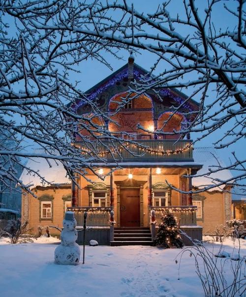 Новгородский строитель.  Русская печь, баня и сказочные росписи: терем в Мышкине. 04