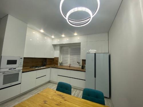 Белая кухня - это легкость, свежесть, свобода и чистота. 02