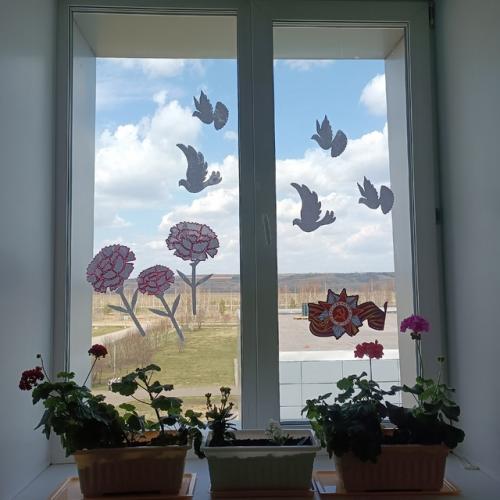 Накануне праздника мы также у акции Окна Победы присоединились. 01