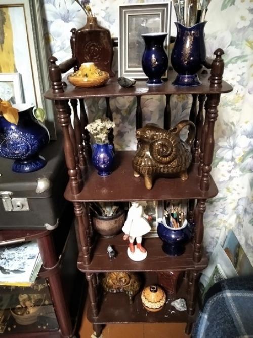 Этажерку в сарае нашли, починили и в дом принесли. 03