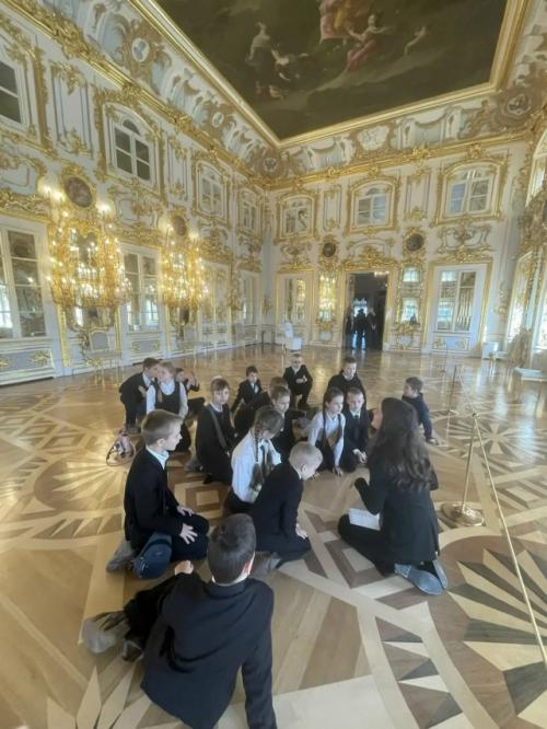 Учащиеся 3-3 класса побывали в большом петергофском дворце!  