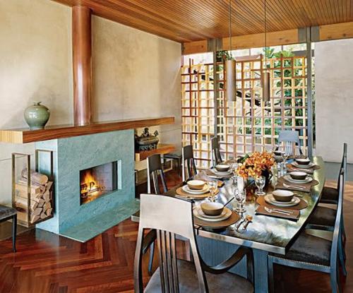 Сегодня мы в гостях у актрисы Деми Мур побываем. 01