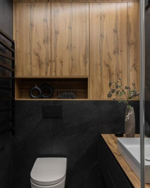 Многие боятся темных интерьеров, но на деле в таком пространстве складывается уютная атмосфера, в которой комфортно находиться. 06