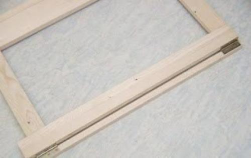 Как сделать складной маленький столик для маленькой кухни или балкона. 05