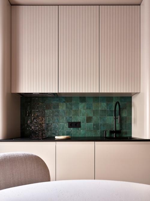 Монохромный интерьер 1-комнатной квартиры 37 кв. 08