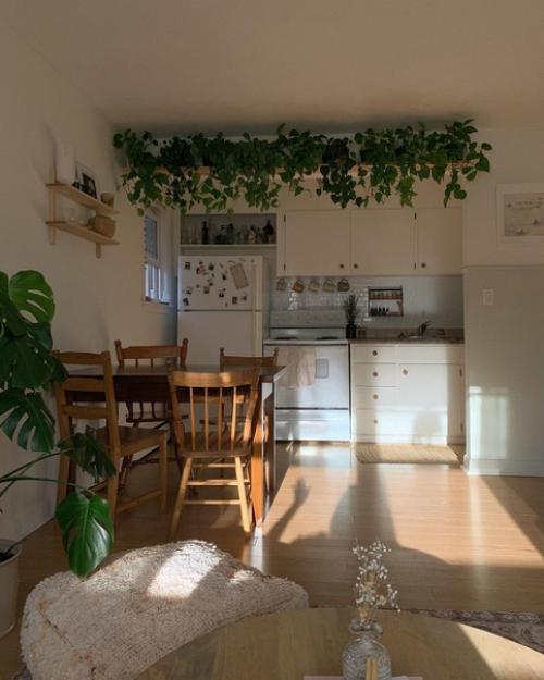 Хозяйка этого интерьера Натали говорит: моя кухня - гостиная постоянно меняется. 02