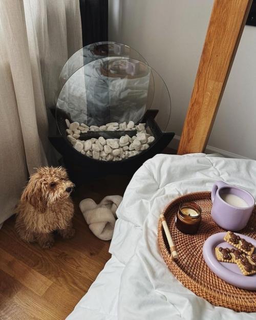 Эстетика нетипичного интерьера с черными стенами и уютными деталями Ксюши Kseniyafilimonova. 03