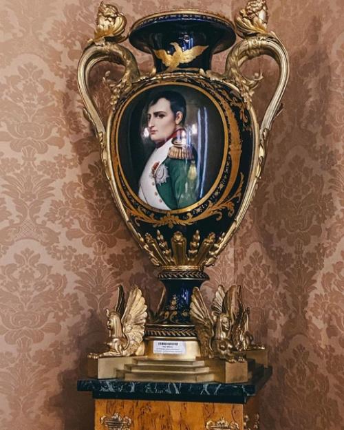 Уверены, что сохранить историческое здание гостиницы националь со всей его уникальной начинкой покруче самого современного дизайна. 02