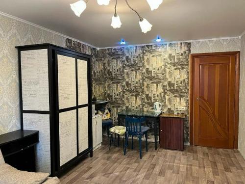 Для дочки дизайнера: необычная студия 25 кв. 01