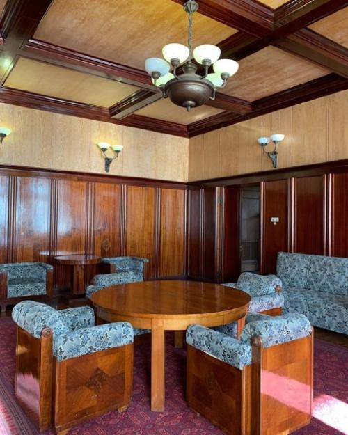 Летняя резиденция Сталина в Абхазии Холодная Речка находится на скале и с одной стороны обрывается к черному морю с высоты 330 метров. 09