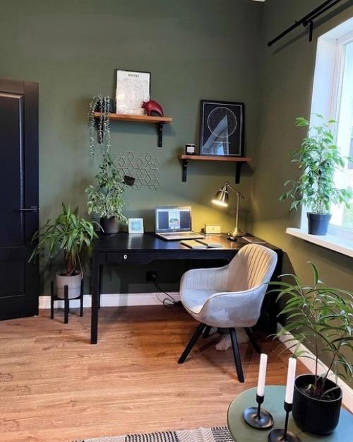 Добро пожаловать в стильную и уютную квартиру Виктории Ustinovavv, в которой используется темная цветовая гамма. 04