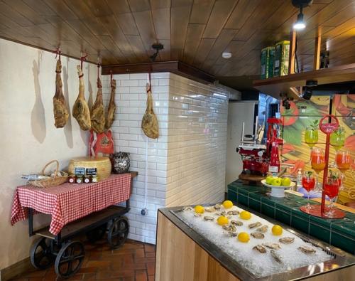 Традиционно отметил свой день рождения в кругу семьи. 05