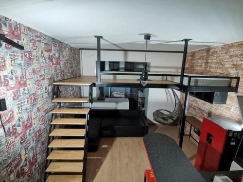 Процесс ремонта. А именно - создания второго уровня в квартире. 04