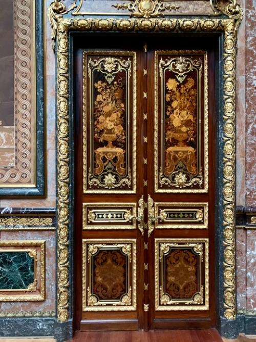 Посетив особняк половцова (дом архитекторов), у меня до сих пор сохраняется приятное послевкусие от увиденной роскоши и красоты. 01