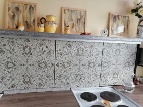 Здравствуйте!  Прошу вашему вниманию мою маленькую кухню Своими Руками. 02