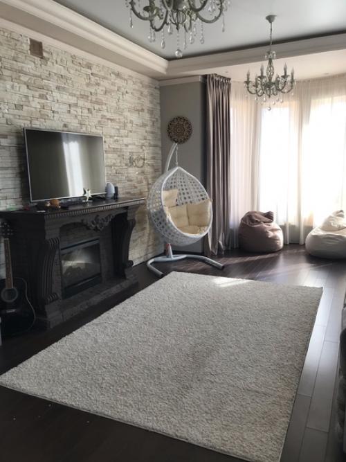 Очередь и до гостиной дошла. 06