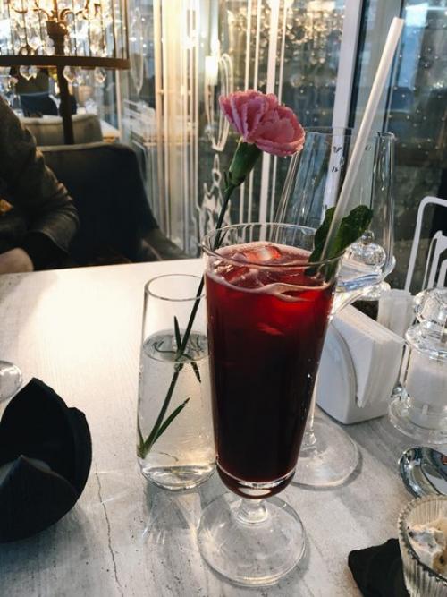 Тыква клуб. Бр.  Кашириных, 66. 01