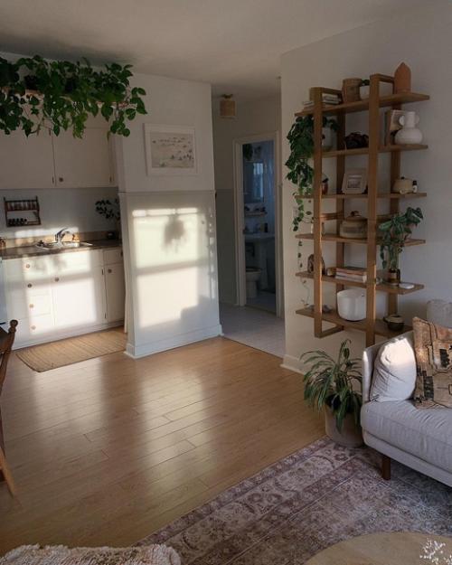 Хозяйка этого интерьера Натали говорит: моя кухня - гостиная постоянно меняется. 03