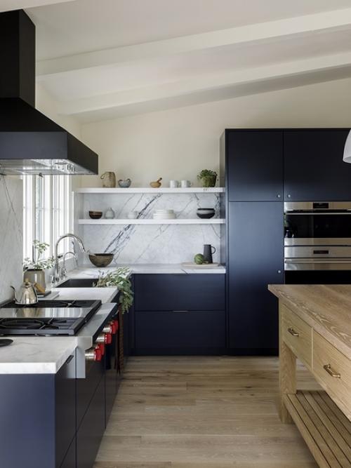 Вдохновившись произведениями вивальди, дизайнер Беатрис Роуз создала уютный и сбалансированный интерьер для молодой пары - музыканта и врача. 01