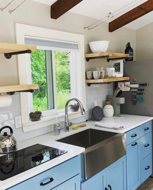 Небольшой домик. Расположенный на природе. 05