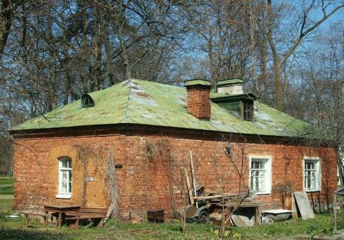 Старинные коттеджи, которые можно посетить на майских выходных. 04