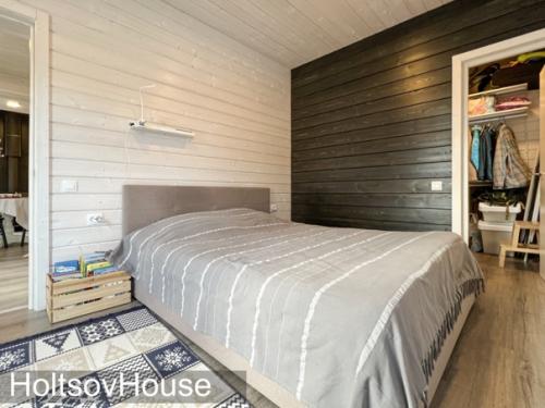 А вот и интерьеры растущего дома из 4 модулей в планировке с модулем прихожей. 04