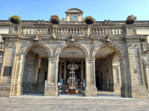 Чапультепекский дворец - бывшая резиденция губернаторов, императоров и президентов Мексики. 01