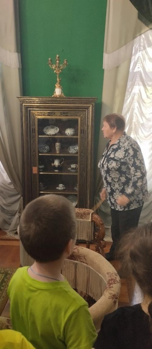 Ребята подготовительных групп посетили дом - музей Г. в. чичерина. 09